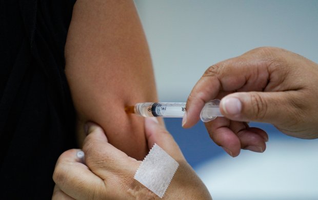 Deputados aprovam compra de vacinas por empresas