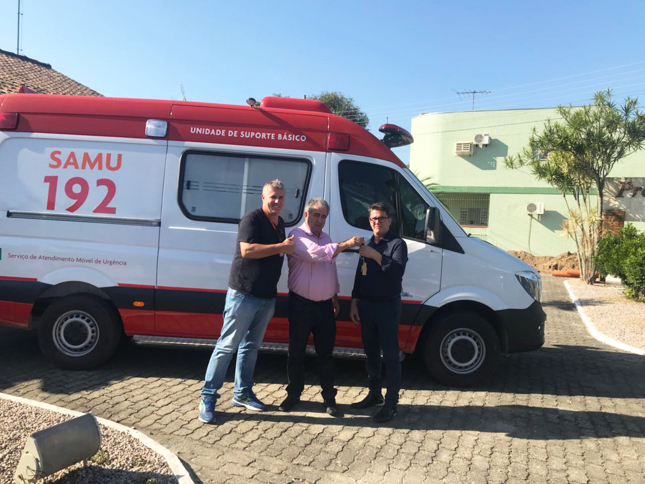 Tijucas passa a ter nova ambulncia para o Samu
