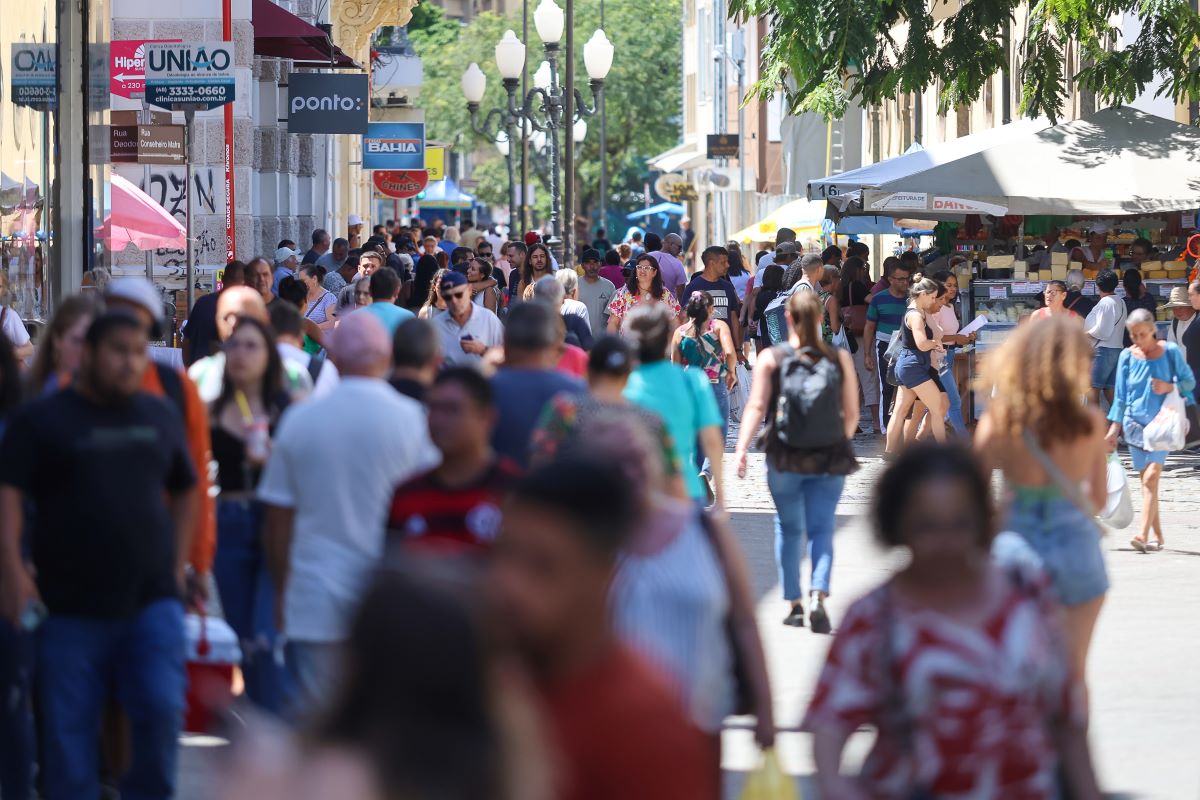 PIB catarinense cresce 3,7% em 2023 puxado pelo setor de servios