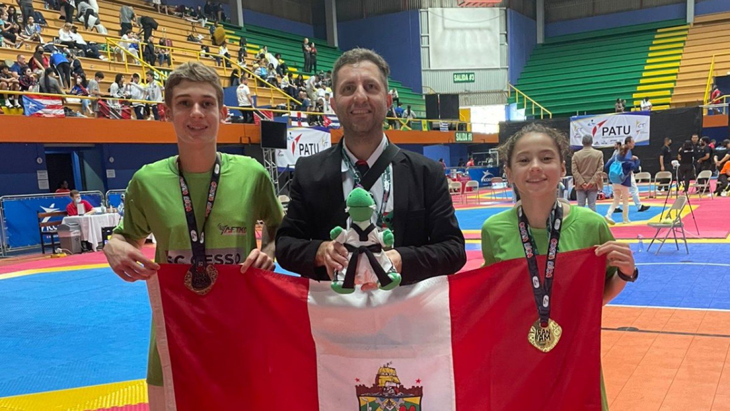 Atletas de Tijucas trazem medalhas da Costa Rica