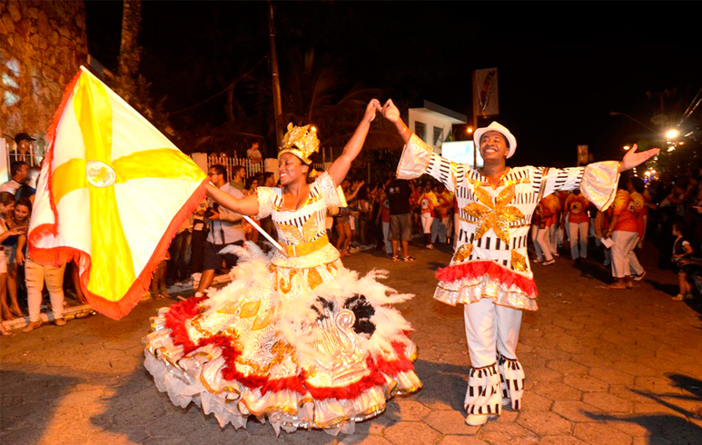 Bailes de Carnaval agitam a regio